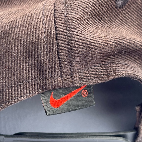 Vintage Nike Embroidered Spellout Logo Swoosh Faded Black Snapback Hat Cap - Picture 10 of 14